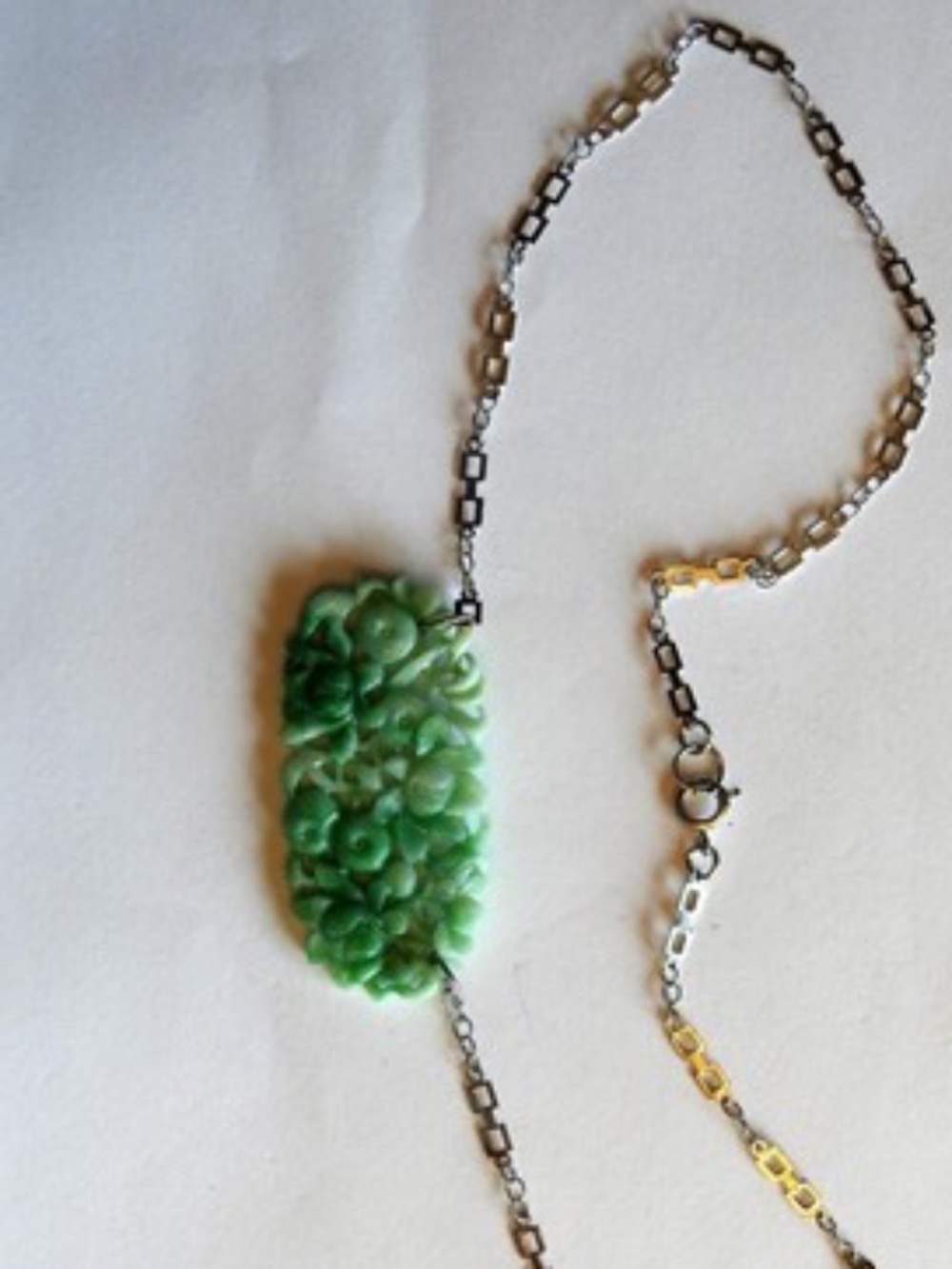 VINTAGE CARVED JADE JADEITE SILVER TONE CHAIN NECKLACE